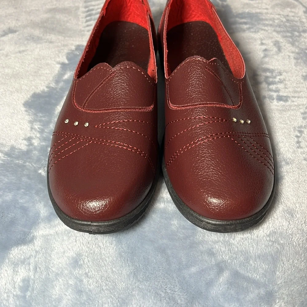Women's Stylish Burgundy Loafers with Stud Detail - Picture 6 of 7